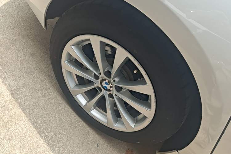 Used BMW 3 Series GT 2017 320i Sport Edition Right Rear Wheel Hub