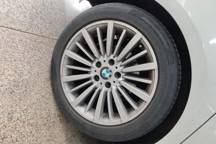 Used BMW 3 Series GT 2017 320i Luxury Design Package Right Rear Wheel Hub