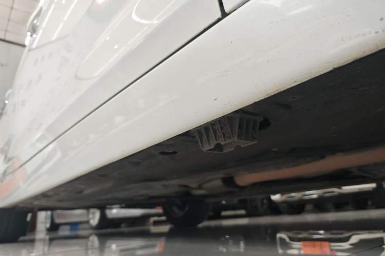 Used BMW 3 Series GT 2017 320i Sport Edition Right Side Sill