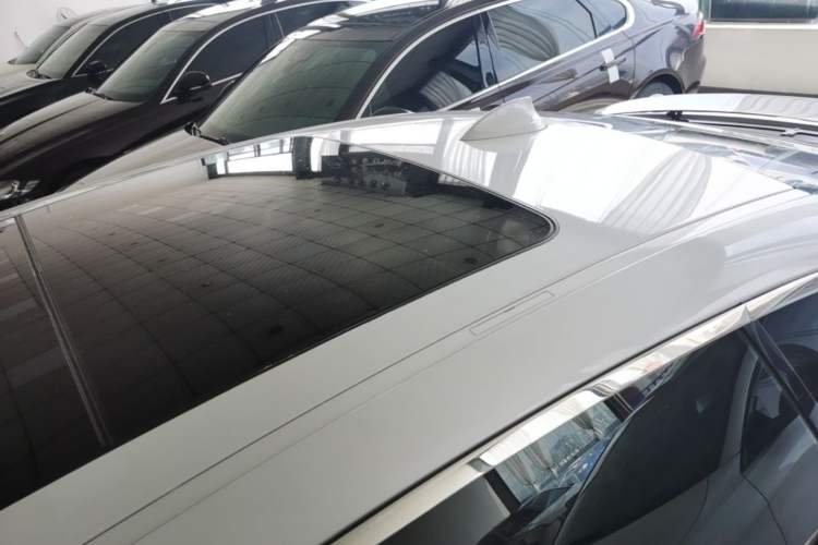 Used BMW 3 Series GT 2017 320i Sport Edition Roof