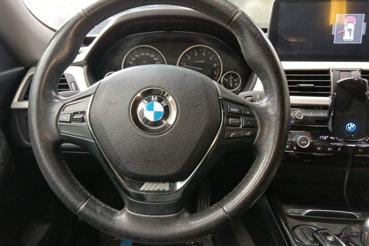 Used BMW 3 Series GT 2017 320i Sport Edition Steering Wheel