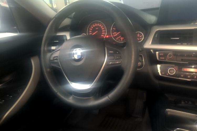 Used BMW 3 Series GT 2017 320i Sport Edition Steering Wheel
