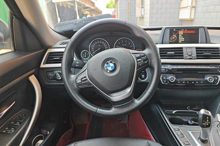 Used BMW 3 Series GT 2017 320i Sport Edition Steering Wheel