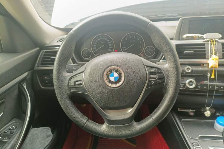 Used BMW 3 Series GT 2017 320i Sport Edition Steering Wheel