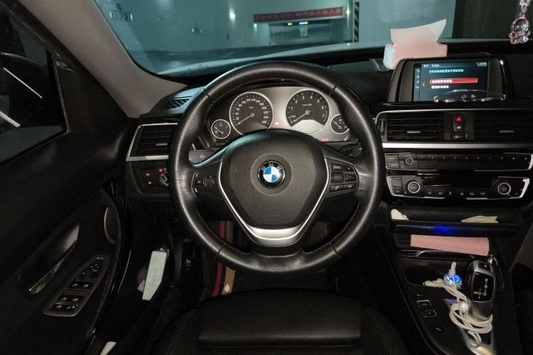 Used BMW 3 Series GT 2017 320i Sport Edition Steering Wheel