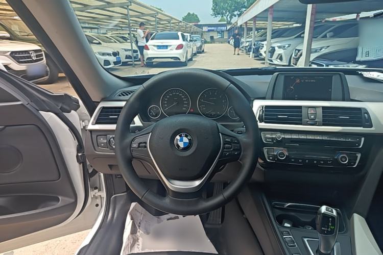 Used BMW 3 Series GT 2017 320i Sport Edition Steering Wheel
