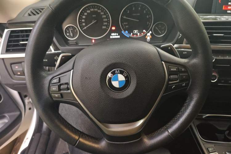 Used BMW 3 Series GT 2017 320i Luxury Design Package Steering Wheel