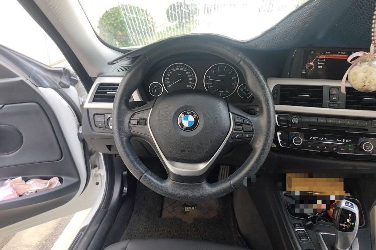 Used BMW 3 Series GT 2017 320i Sport Edition Steering Wheel