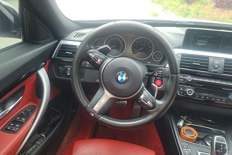 Used BMW 3 Series GT 2017 330i xDrive M Sport Steering Wheel