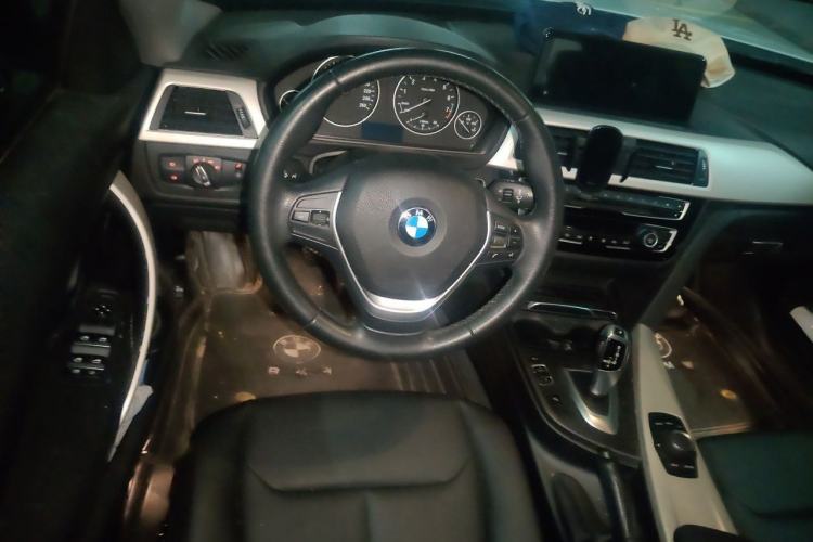 Used BMW 3 Series GT 2017 320i Sport Edition Steering Wheel