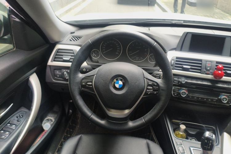Used BMW 3 Series GT 2017 320i Sport Edition Steering Wheel