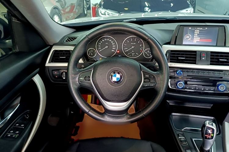 Used BMW 3 Series GT 2017 320i Sport Edition Steering Wheel