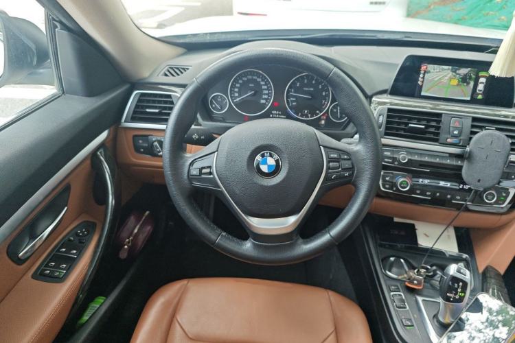 Used BMW 3 Series GT 2017 320i Luxury Design Package Steering Wheel