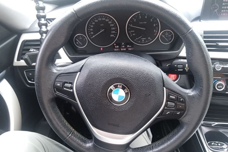 Used BMW 3 Series GT 2017 320i Sport Edition Steering Wheel