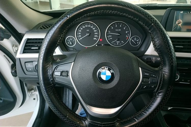 Used BMW 3 Series GT 2017 320i Sport Edition Steering Wheel