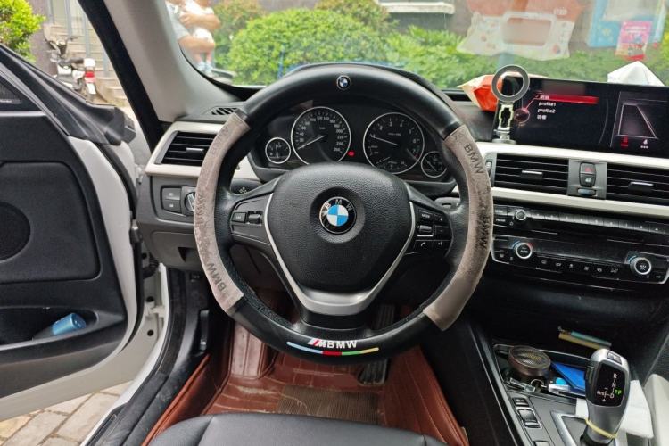 Used BMW 3 Series GT 2017 320i Sport Edition Steering Wheel
