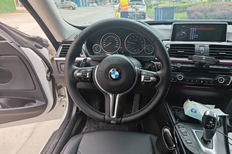 Used BMW 3 Series GT 2017 320i Sport Edition Steering Wheel