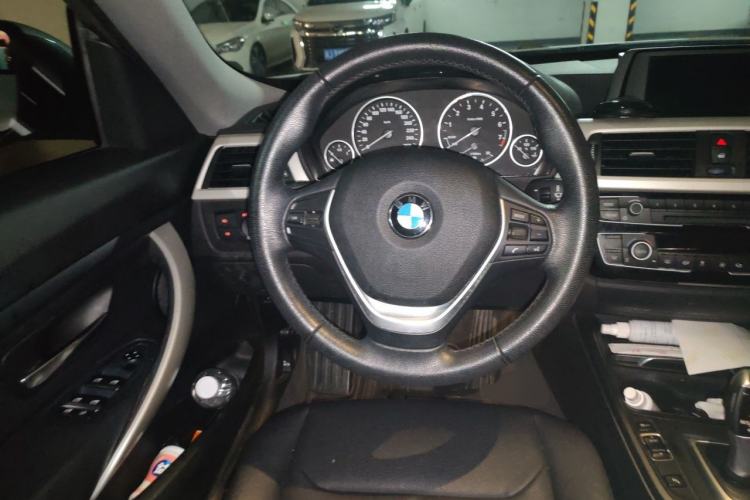Used BMW 3 Series GT 2017 320i Sport Edition Steering Wheel