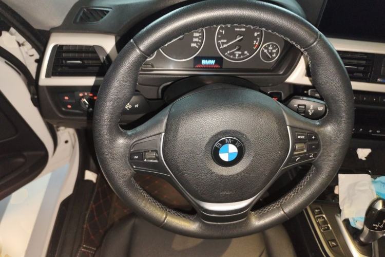 Used BMW 3 Series GT 2017 320i Sport Edition Steering Wheel