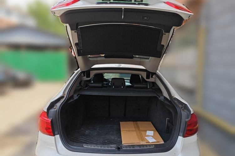 Used BMW 3 Series GT 2017 320i Sport Edition Trunk