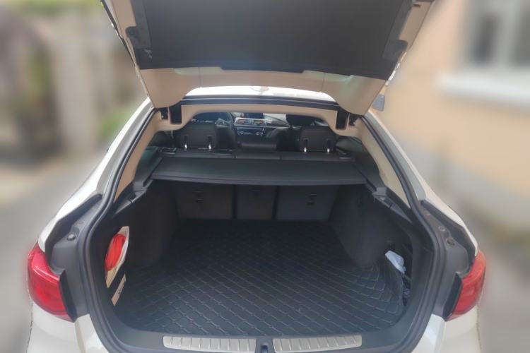 Used BMW 3 Series GT 2017 320i Sport Edition Trunk