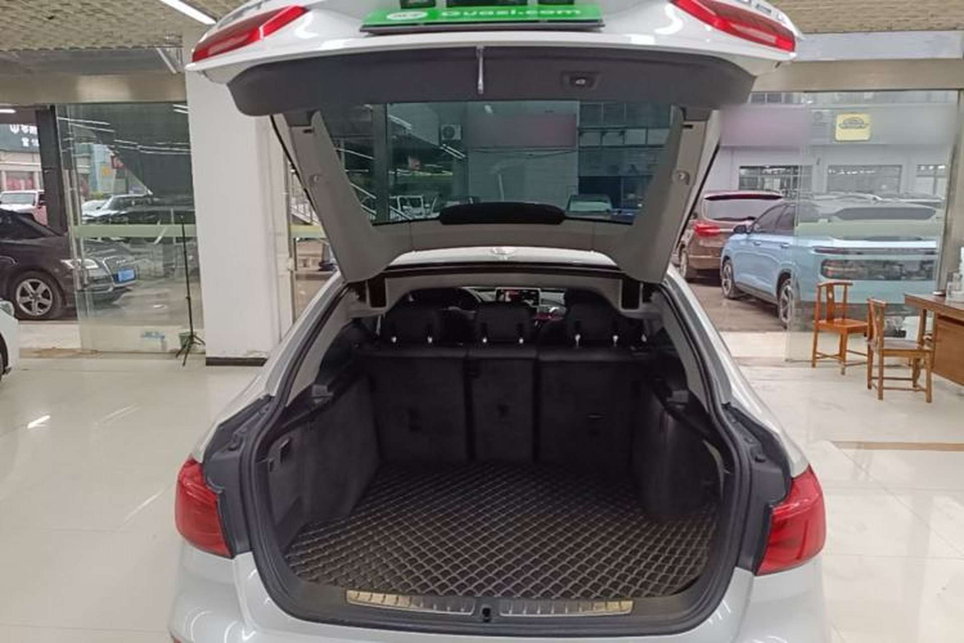 Used BMW 3 Series GT 2017 320i Sport Edition Trunk
