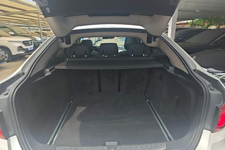 Used BMW 3 Series GT 2017 320i Sport Edition Trunk