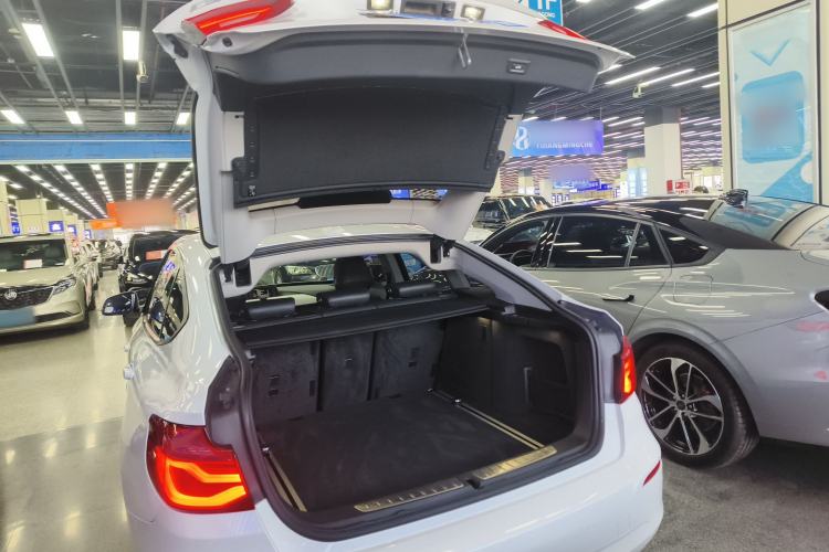 Used BMW 3 Series GT 2017 320i Sport Edition Trunk
