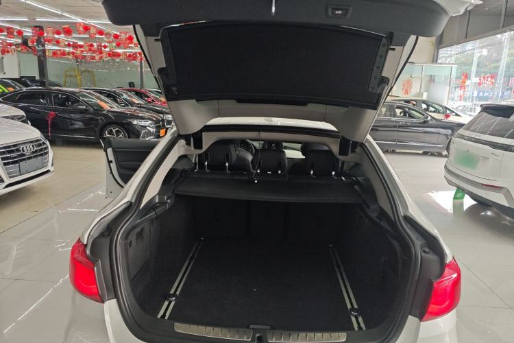 Used BMW 3 Series GT 2017 320i Sport Edition Trunk