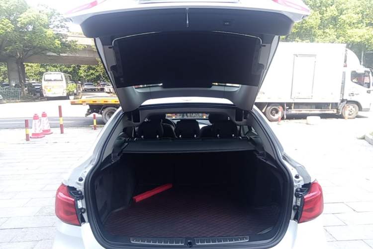 Used BMW 3 Series GT 2017 320i Sport Edition Trunk