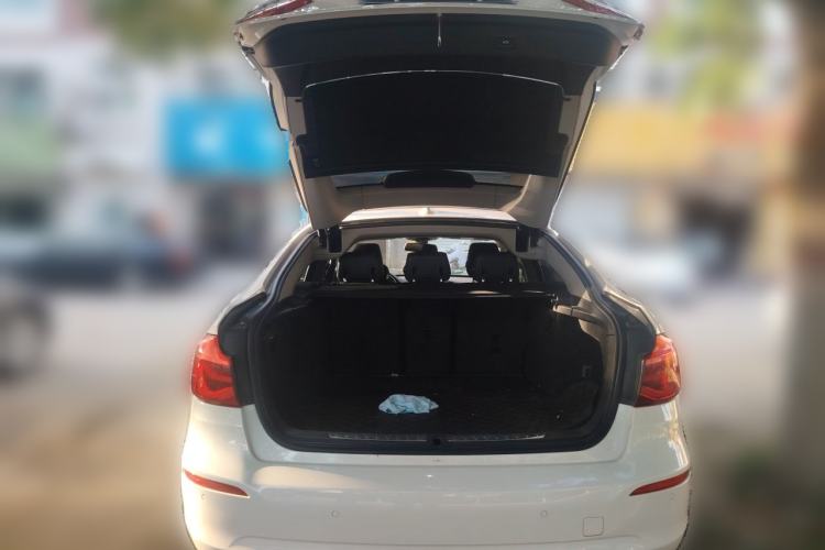 Used BMW 3 Series GT 2017 320i Sport Edition Trunk