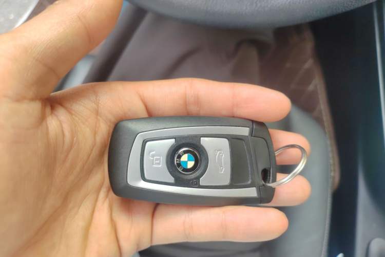 Used BMW 3 Series GT 2017 320i Sport Edition Vehicle Key