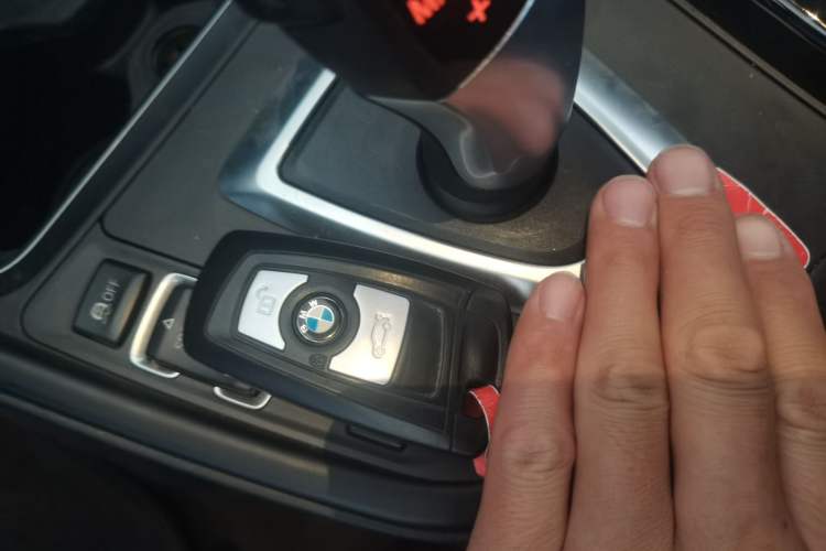 Used BMW 3 Series GT 2017 320i Luxury Design Package Vehicle Key