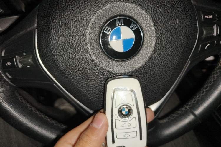 Used BMW 3 Series GT 2017 320i Sport Edition Vehicle Key