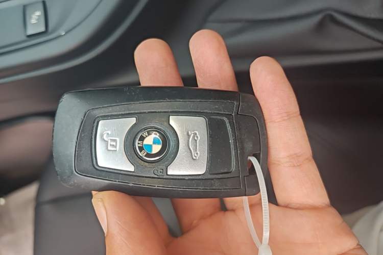 Used BMW 3 Series GT 2017 320i Sport Edition Vehicle Key