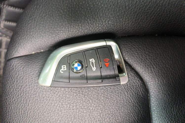 Used BMW 3 Series GT 2017 320i Sport Edition Vehicle Key