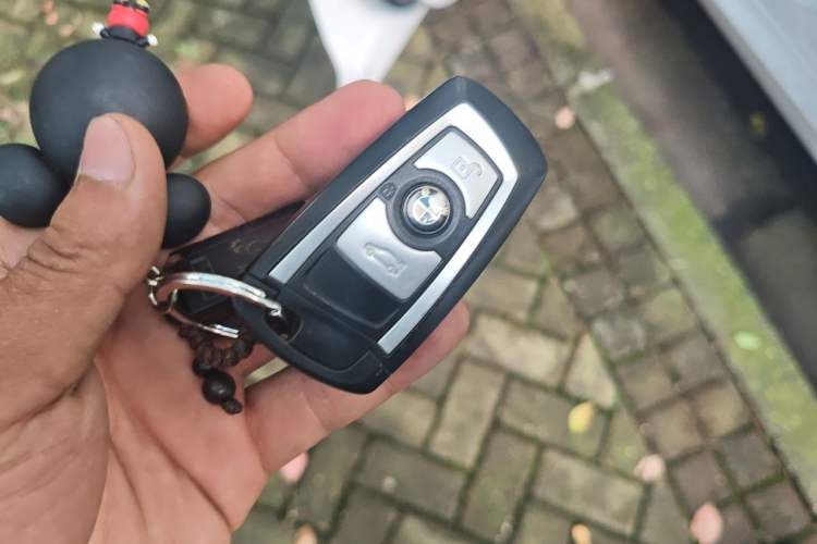 Used BMW 3 Series GT 2017 320i Luxury Design Package Vehicle Key