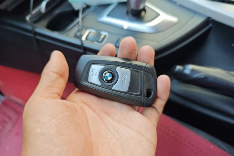 Used BMW 3 Series GT 2017 320i Sport Edition Vehicle Key