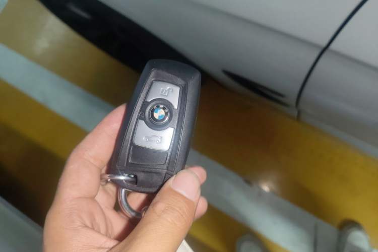 Used BMW 3 Series GT 2017 320i Sport Edition Vehicle Key