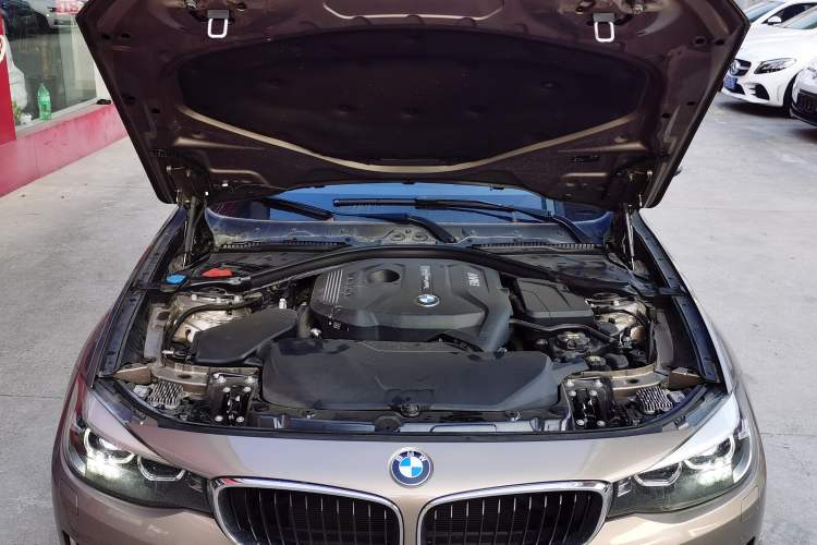 Used BMW 3 Series GT 2017 320i Sport Edition Engine Bay