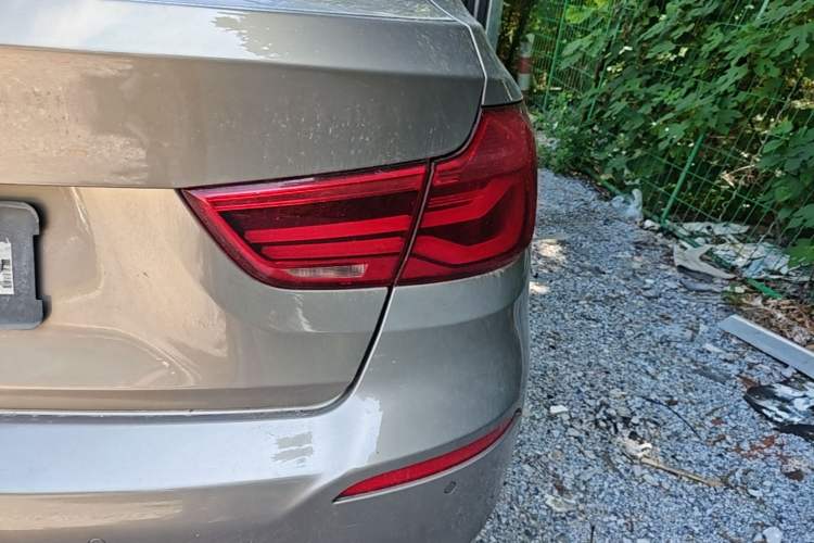 Used BMW 3 Series GT 2017 320i Sport Edition Exterior 3