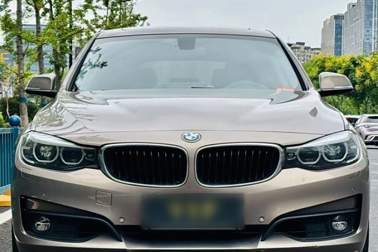 Used BMW 3 Series GT 2017 320i Sport Edition Exterior 3