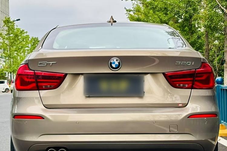 Used BMW 3 Series GT 2017 320i Sport Edition Exterior 4