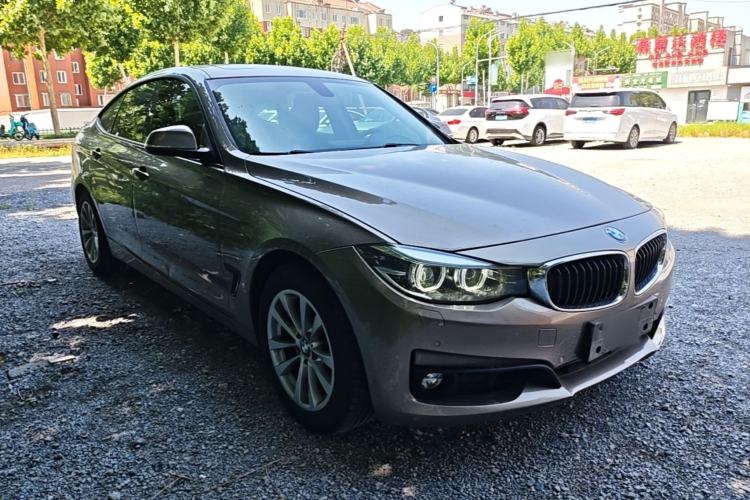 Used BMW 3 Series GT 2017 320i Sport Edition Front Right 45 Deg