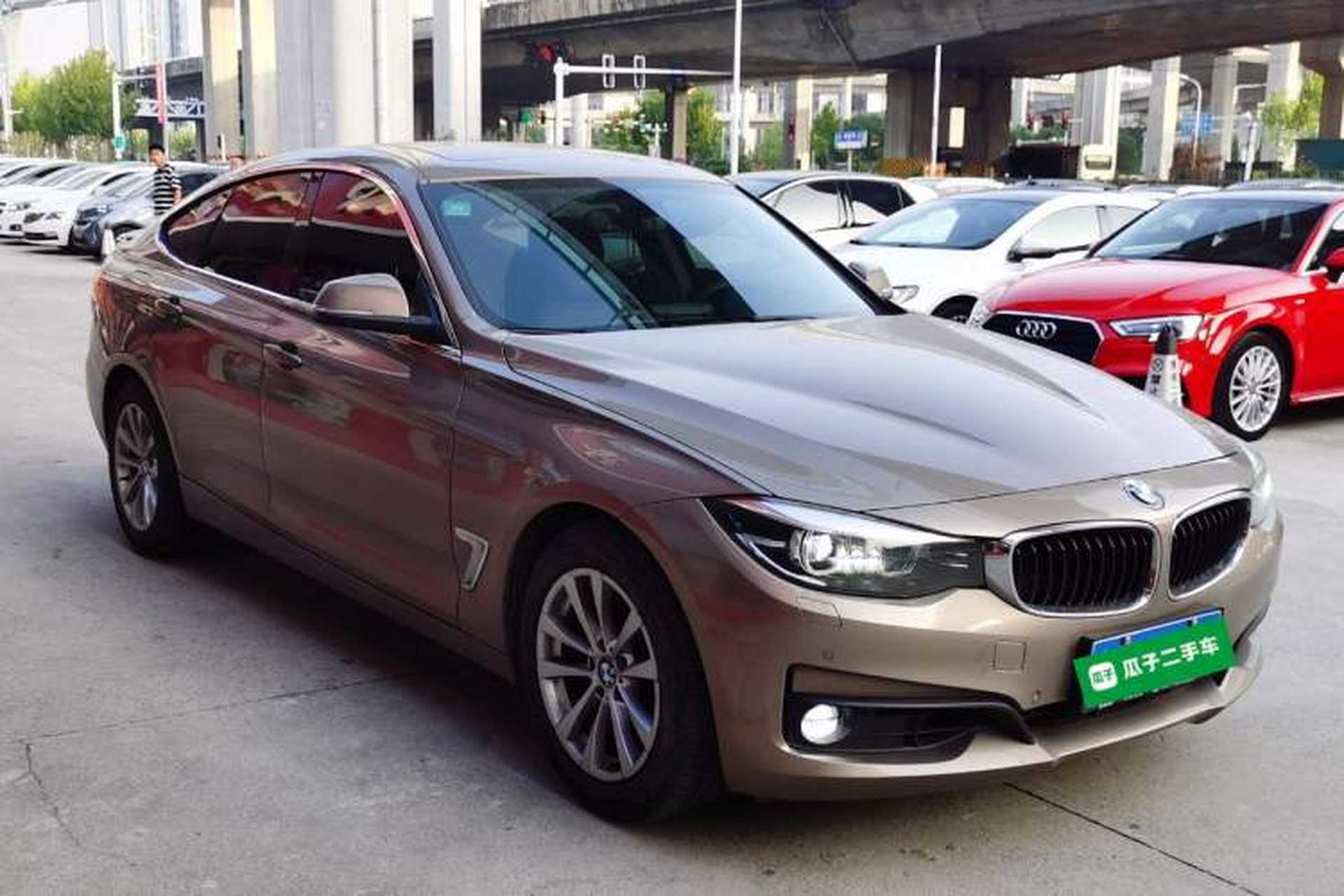 Used BMW 3 Series GT 2017 320i Sport Edition Front Right 45 Deg