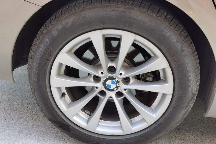 Used BMW 3 Series GT 2017 320i Sport Edition Right Rear Wheel Hub