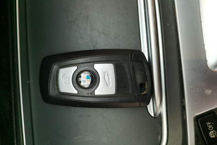 Used BMW 3 Series GT 2017 320i Sport Edition Vehicle Key