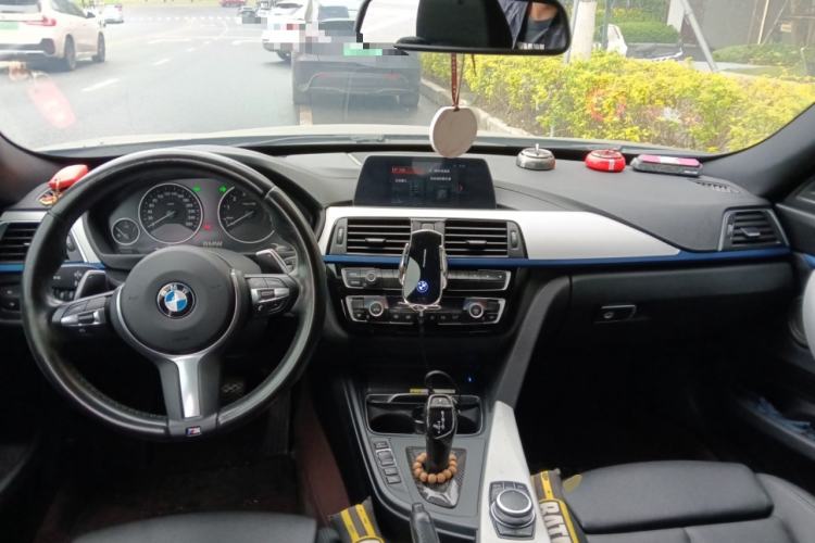 Used BMW 3 Series GT 2018 320i M Sport Edition Center Console