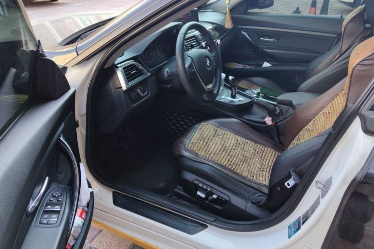 Used BMW 3 Series GT 2018 320i Sport Edition Driver Seat