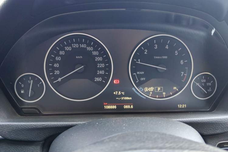Used BMW 3 Series GT 2018 320i Sport Edition Instrument Cluster